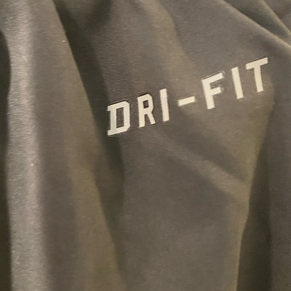 Nike Women's Black Dri Fit Tempo Embossed Running Shorts Zipper Pocket Sz S - Picture 3 of 5